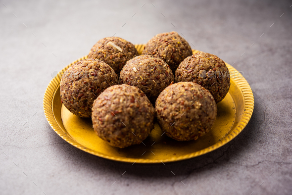 Alsi Pinni Laddu Or Flax Seed Laddo Or Healthy Jawas Ladoo Are