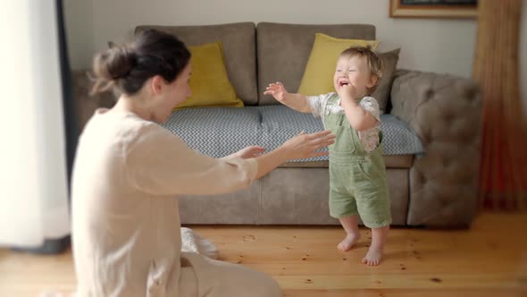 Little Feet Walking Floor alt