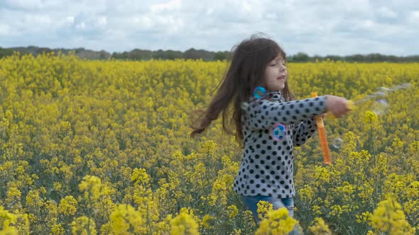 Fly soap bubble.  alt