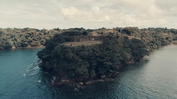 Drone footage of abandoned Fort at Panama's biggest river entrance alt