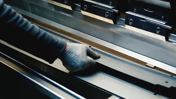Bending of sheet metal on a plate bending machine.