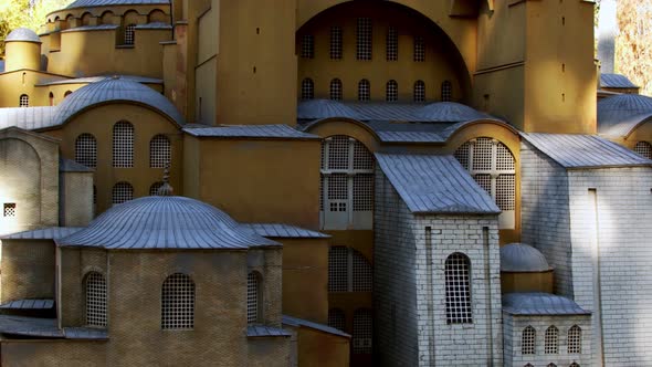 Imitation Mosque Building in Turkey alt