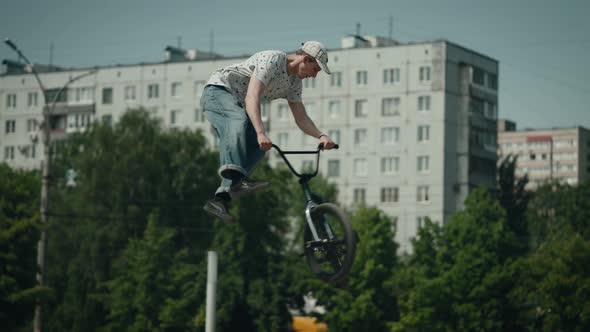 Urban Extreme in the Skatepark alt