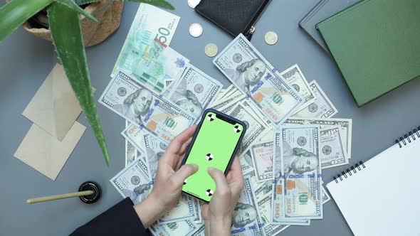 Online investments, success concept. Internet investments. Making money alt