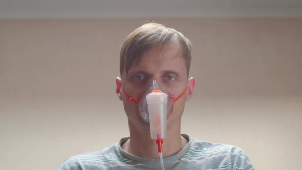 Man Oxygen Mask alt