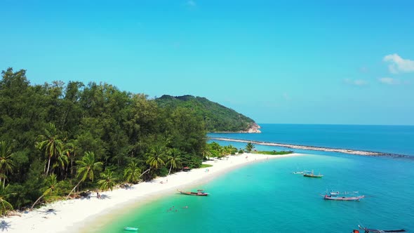 Tropical sandy beach with turquoise calm sea in Thailand. Malibu beach, Koh Phangan island alt