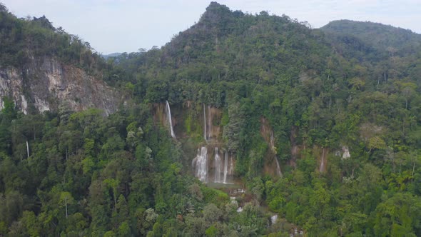 Thi Lor Su Waterfall. Nature landscape of Tak in natural park. The largest and highest waterfall alt
