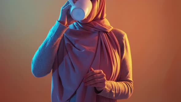 Coffee Relax Tea Day Woman Drinking Cup Neon Light alt