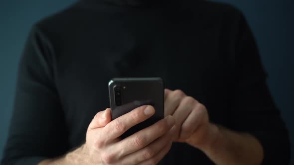 Using Smartphone alt