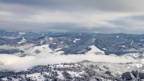 A Strong Winter Snowstorm in Mountains