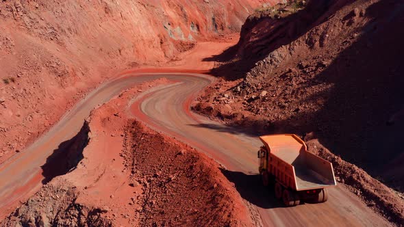 Industrial Mine Truck Quarry Work Rock Geology Machine alt