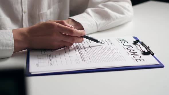 An Insurance Agent Consults On How To Fill Out An Insurance Form, Fill Out Documents, Medical alt