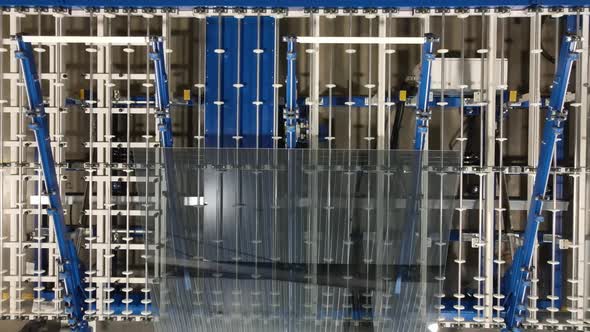 Automated Production At The Glass Factory alt