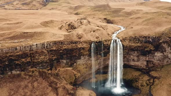 Perfect View of Powerful Seljalandsfoss Waterfall