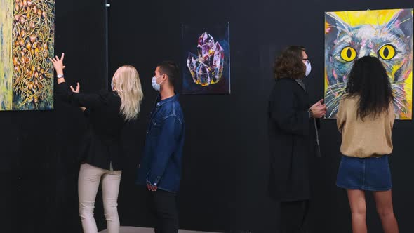 Art Talks in the Picture Gallery alt