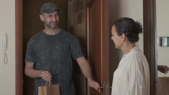 Express Delivery From Shop. alt