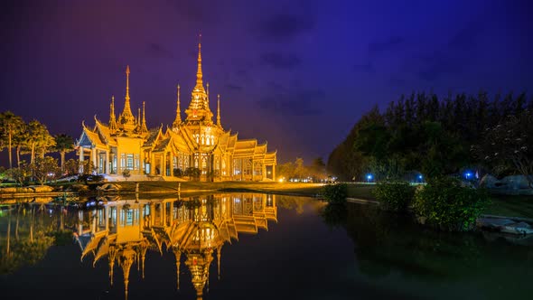 4k Day to Night Time-lapse of Wat None Kum temple in Nakhon Ratchasima province, Thailand alt