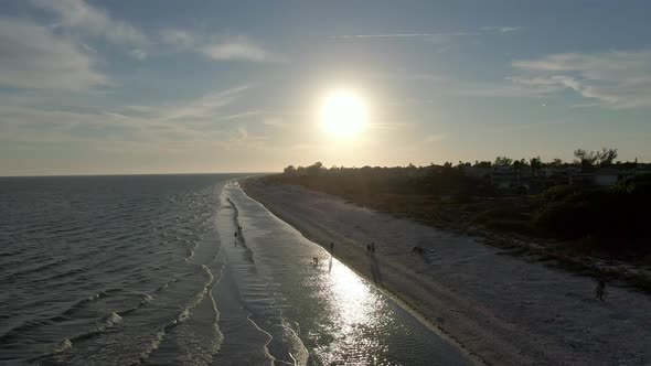 Dusk on Sanibel Beach in SW Florida alt