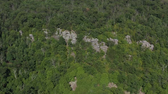 Annapolis Rock - South Mountain - Washington County, Maryland - Dolly Out - Aerial alt