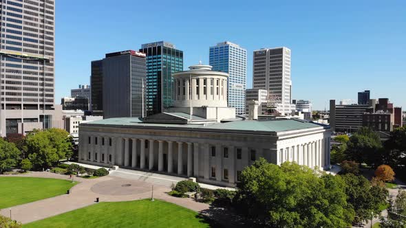 Ohio Statehouse in downtown Columbus Ohio - aerial drone footage alt
