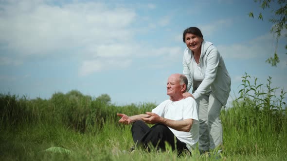 Sports Life, Elderly Married Couple Leads an Active Lifestyle Takes Care of His Health Practices alt