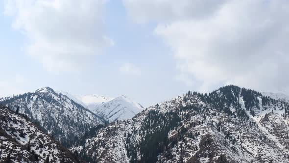 Mountains And Clouds Timelapse alt