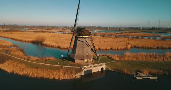 Kinderdijk Aerial 4K alt