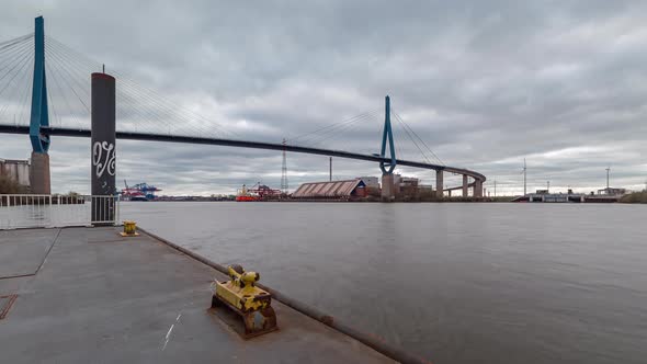 Day Time Lapse with traffic on koehlbrandbruecke, Hamburg, Germany alt