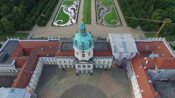 Aerial of Charlottenburg Palace and the gardens alt