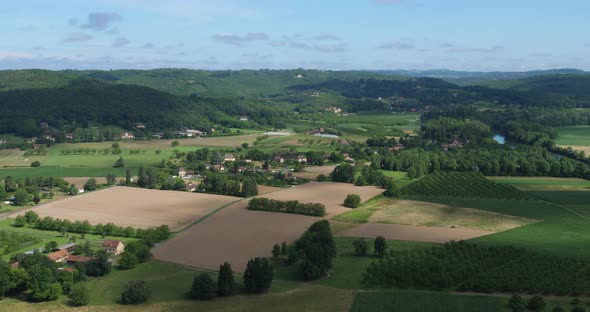 The River Dordogne viewed from on high at Domme, Dordogne, France alt