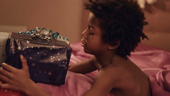 Child Hugs Gift Boxes. alt