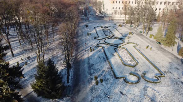 Aerial Drone Video Fo Glory Statue of Golden Eagle in City Centre of Poltava alt