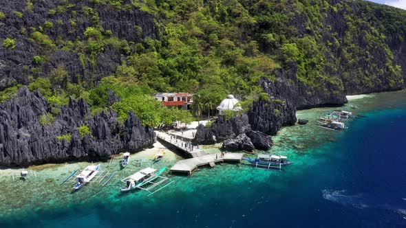 Beautiful Beach in Matinloc Island El Nido Palawan Philipines Just Only a Few Steps Up To the Hill alt