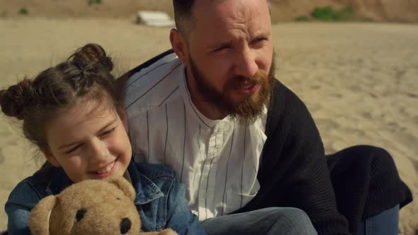 Dad Kid Spending Time Together on Sandy Beach Sea alt