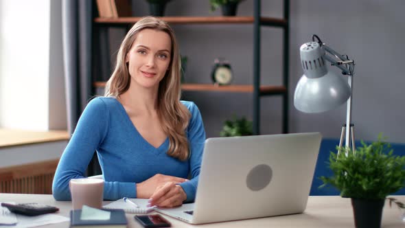 Portrait Beautiful Business Woman Posing at Workplace with Laptop Enjoying Break Positive Emotion alt