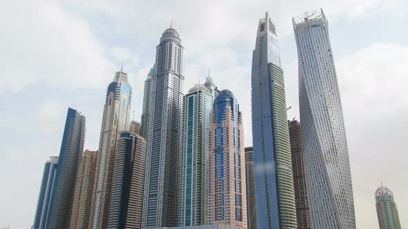 Dubai Marina Towers Hyperlapse alt