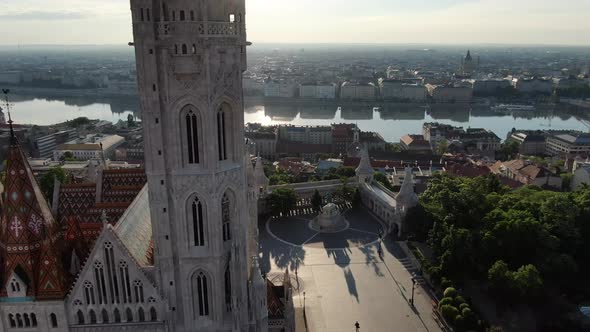 Matthias Church and Fisherman's Bastion (Halaszbastya) in Budapest, Hungary alt