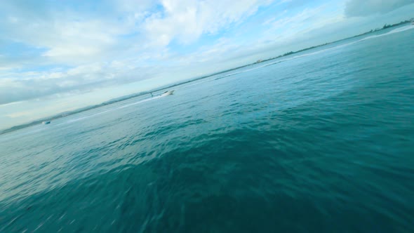 5 Botes navegando en Bahia de San Juan Puerto Rico , Bastión de San Agustín , El Morro , Paseo la Pr alt