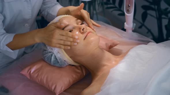 Facial Procedure At Beauty Treatment Salon alt