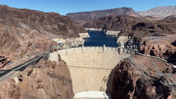 The Hoover Dam on the border of Nevada and Arizona. alt