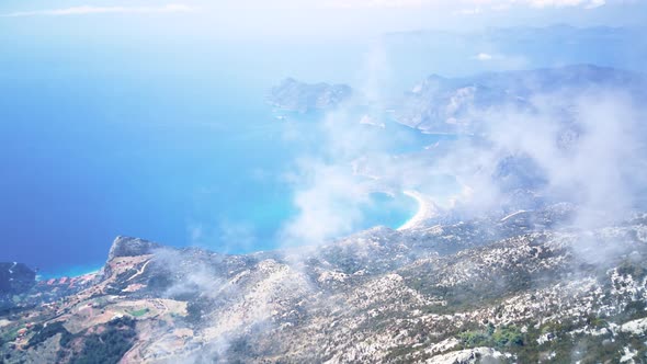Drone view on world famous paragliding spot in Oludeniz, Fethiye, Turkey alt