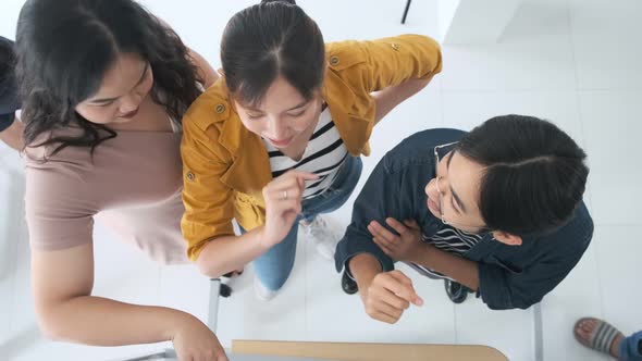 creative agency business brain storm meeting presentation Team discussing alt