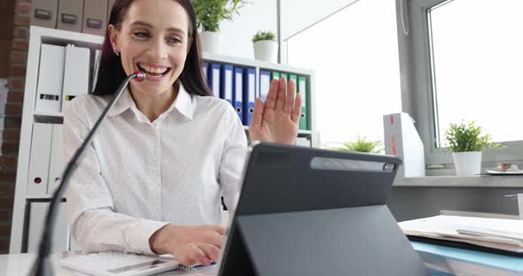 Woman Speaker Hold an Online Conference with Colleagues alt