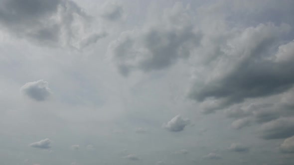 Time lapse of white cloud moving pass around sky background alt