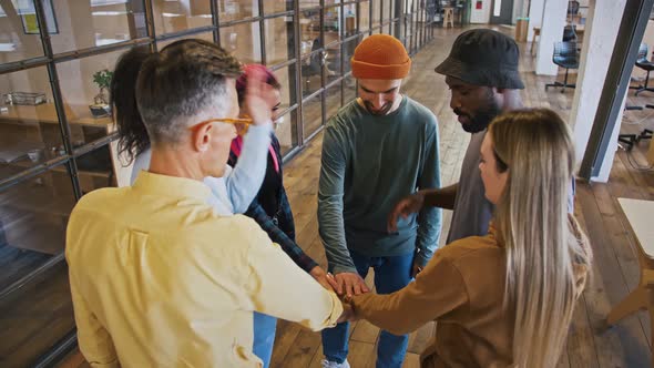 Friendship in Office alt