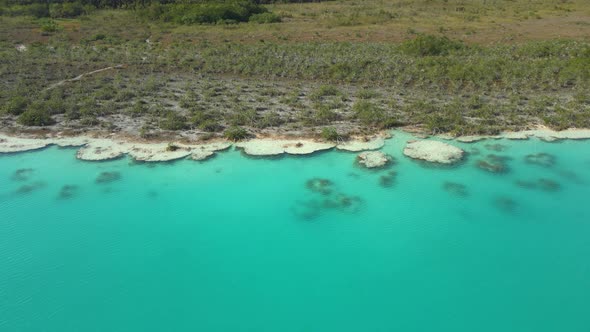 Los Rapidos Lagoon in Bacalar Mexico