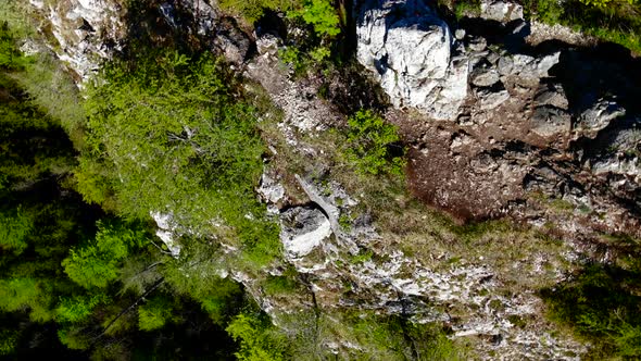 Beautiful view on the Mountains alt