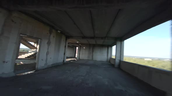 FPV Drone Flies Fast and Maneuverable Inside an Abandoned Building alt