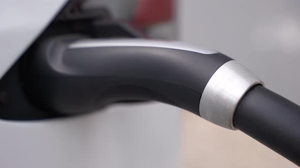 Charging an Electric Car 17 alt