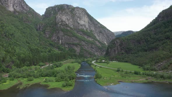 Where sea is meeting Dale salmon river in Vaksdal municipitality outside Bergen - Beautiful green va alt
